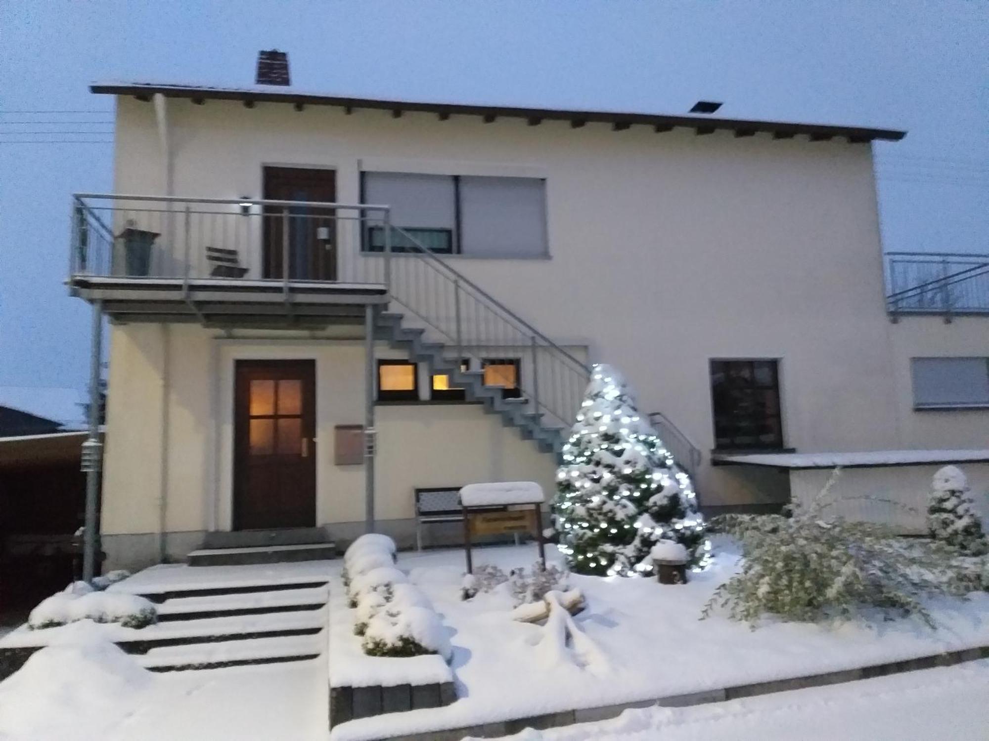 Apartment Zwei Schlafzimmer- Betten In Komforthoehe Baumholder Exterior foto