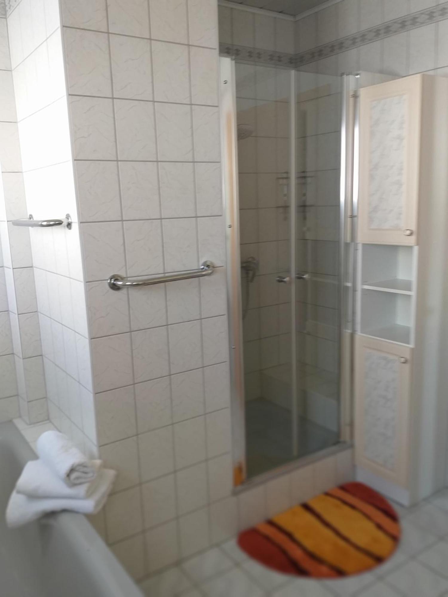Apartment Zwei Schlafzimmer- Betten In Komforthoehe Baumholder Exterior foto