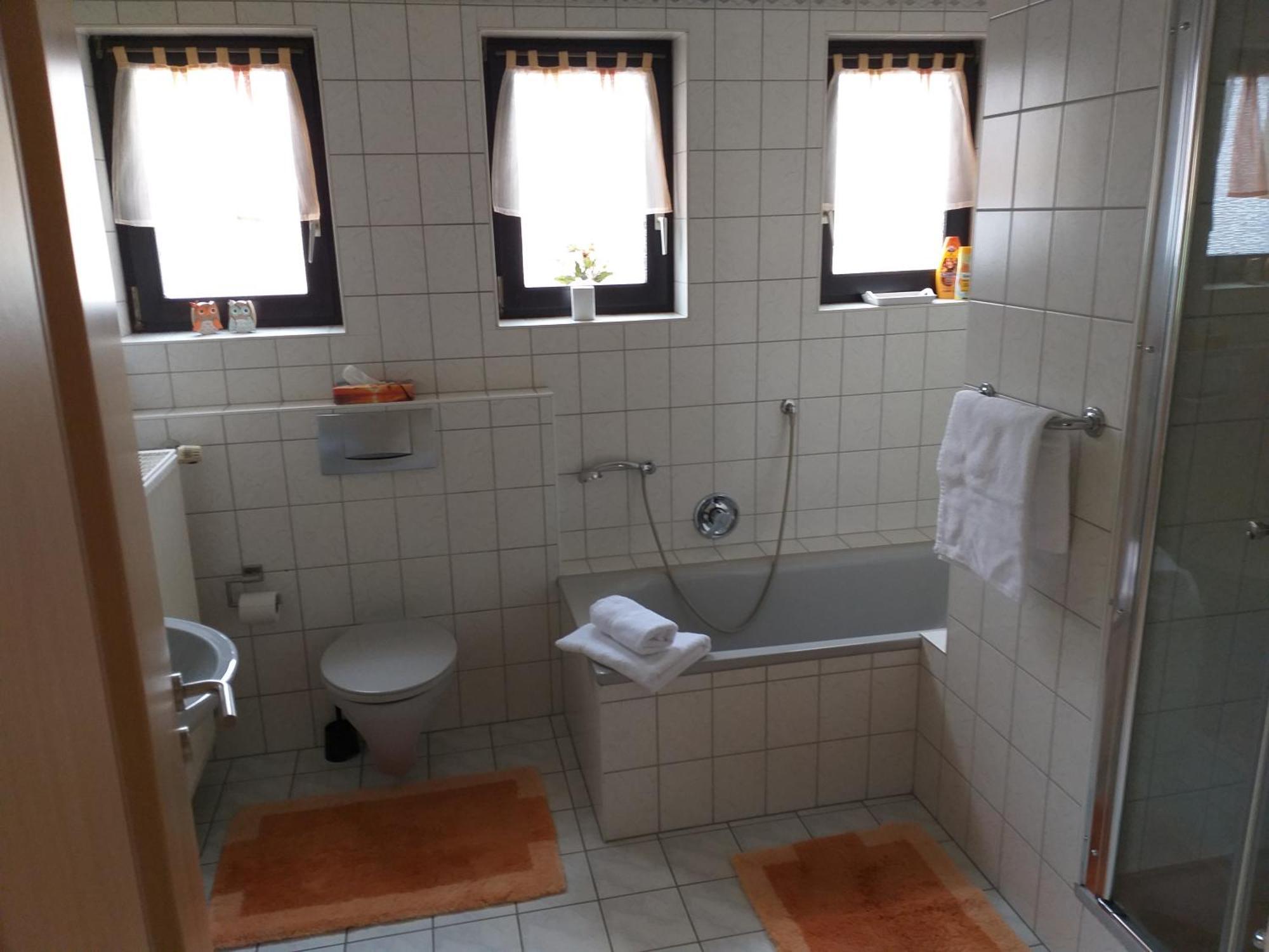 Apartment Zwei Schlafzimmer- Betten In Komforthoehe Baumholder Exterior foto