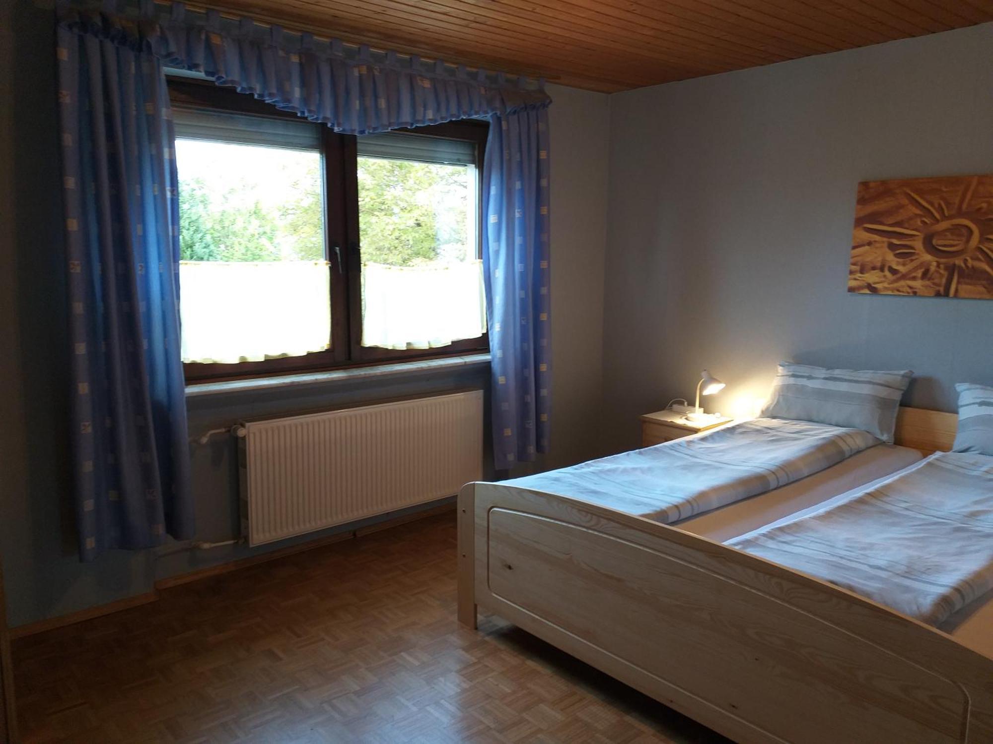 Apartment Zwei Schlafzimmer- Betten In Komforthoehe Baumholder Exterior foto